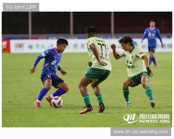 足球比赛中的球员调度与攻防转换